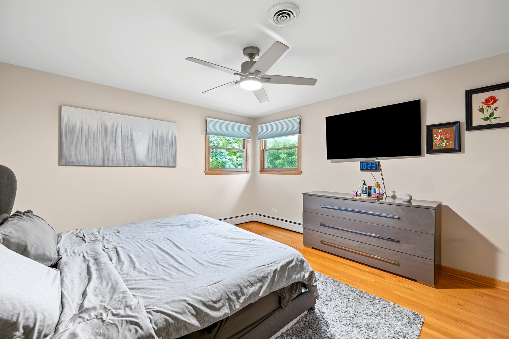 9S125 Florence Avenue, Downers Grove, IL 60516 9S125 Florence Avenue, Downers Grove, IL 60516