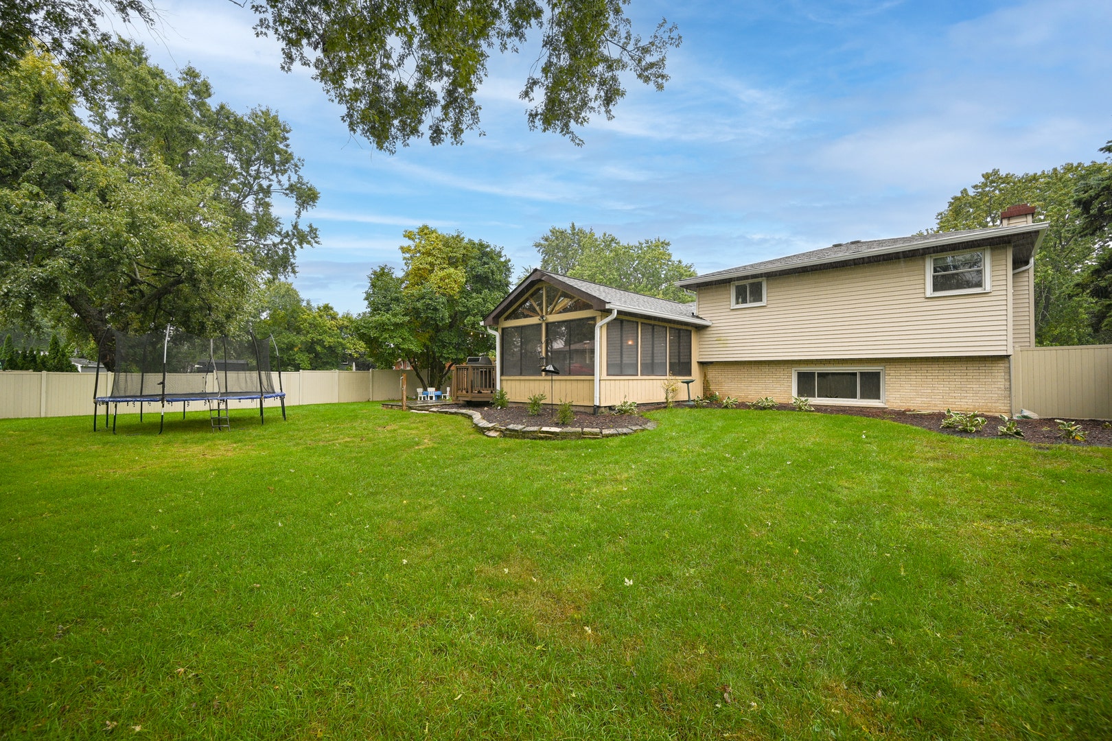 9S125 Florence Avenue, Downers Grove, IL 60516 9S125 Florence Avenue, Downers Grove, IL 60516