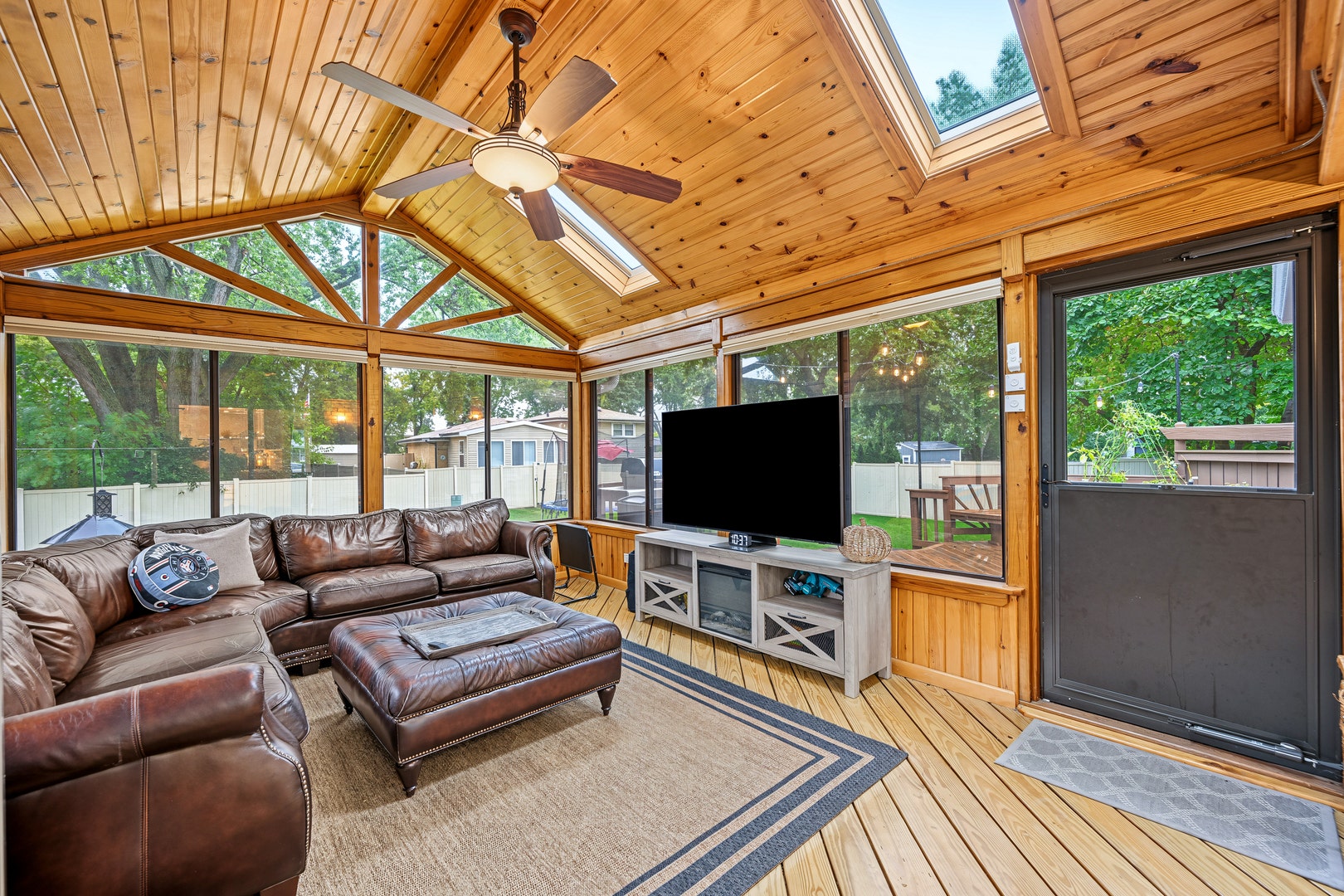 9S125 Florence Avenue, Downers Grove, IL 60516 9S125 Florence Avenue, Downers Grove, IL 60516