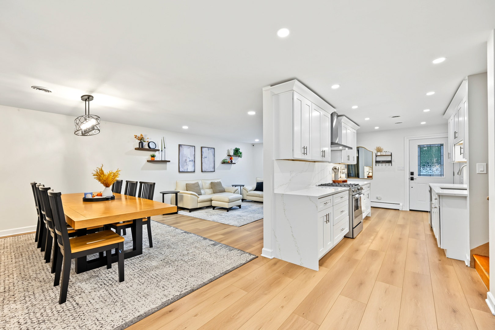 9S125 Florence Avenue, Downers Grove, IL 60516 9S125 Florence Avenue, Downers Grove, IL 60516