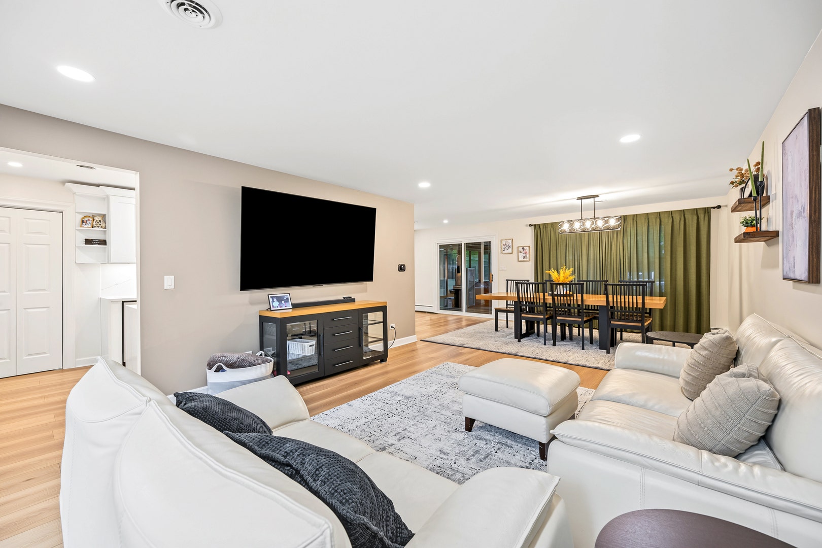 9S125 Florence Avenue, Downers Grove, IL 60516 9S125 Florence Avenue, Downers Grove, IL 60516