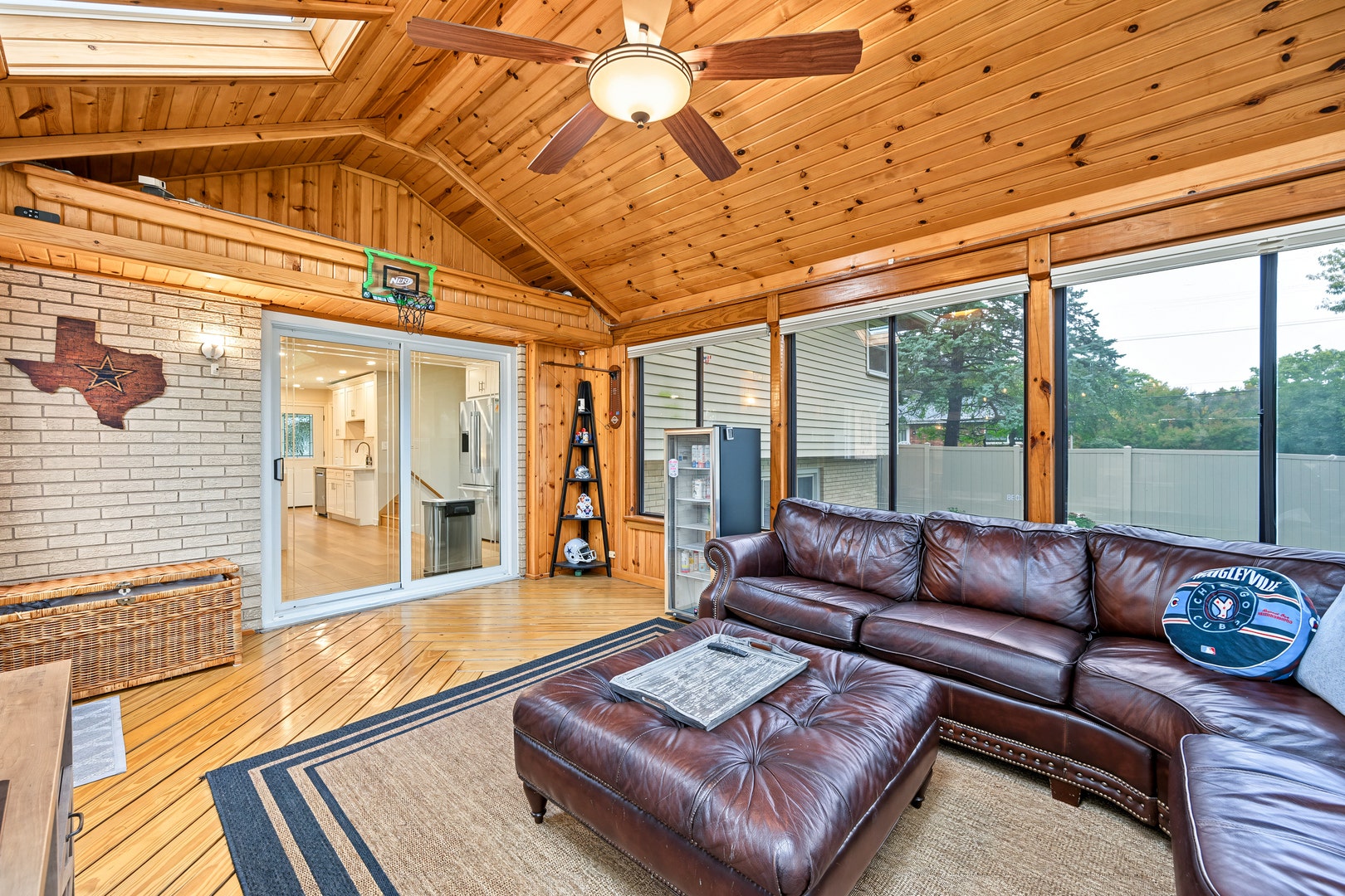 9S125 Florence Avenue, Downers Grove, IL 60516 9S125 Florence Avenue, Downers Grove, IL 60516