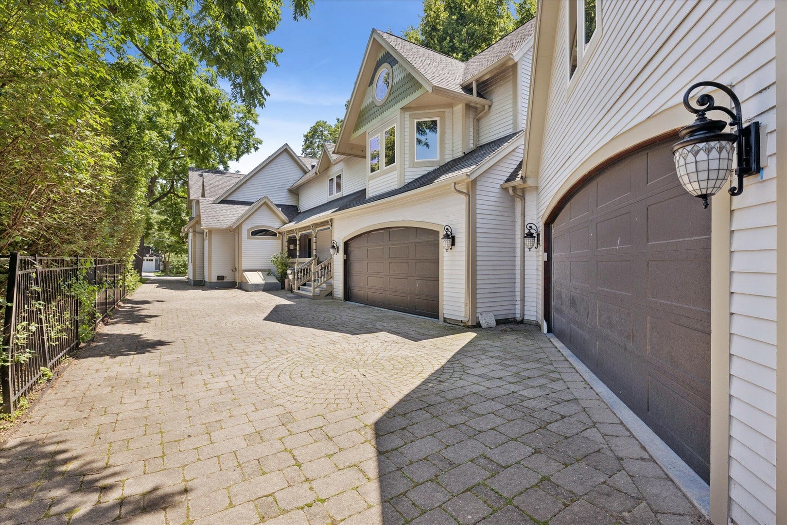 636 N Dunton Avenue, Arlington Heights, IL 60004 636 N Dunton Avenue, Arlington Heights, IL 60004