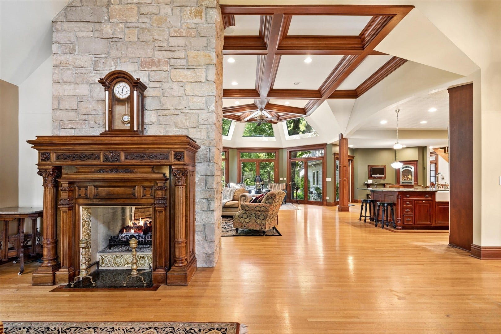 636 N Dunton Avenue, Arlington Heights, IL 60004 636 N Dunton Avenue, Arlington Heights, IL 60004