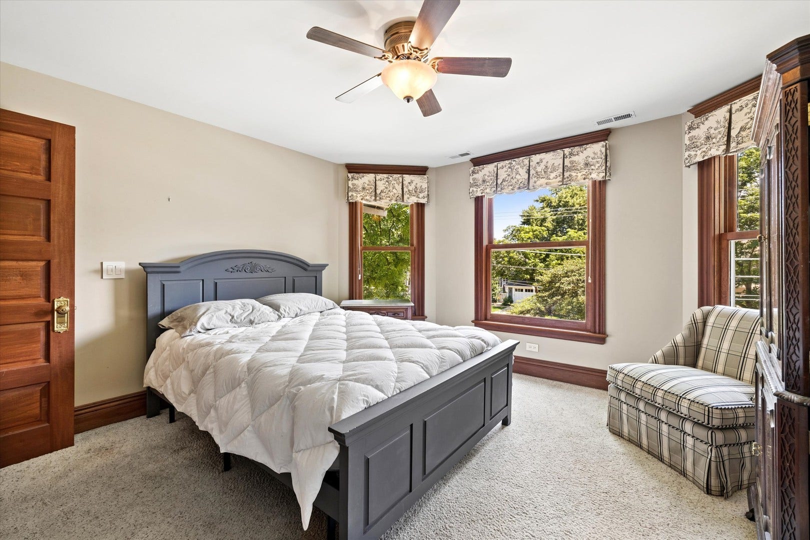636 N Dunton Avenue, Arlington Heights, IL 60004 636 N Dunton Avenue, Arlington Heights, IL 60004