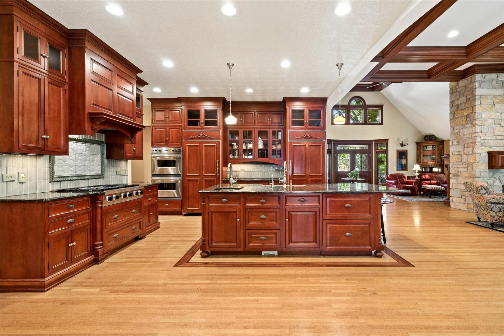 636 N Dunton Avenue, Arlington Heights, IL 60004 636 N Dunton Avenue, Arlington Heights, IL 60004