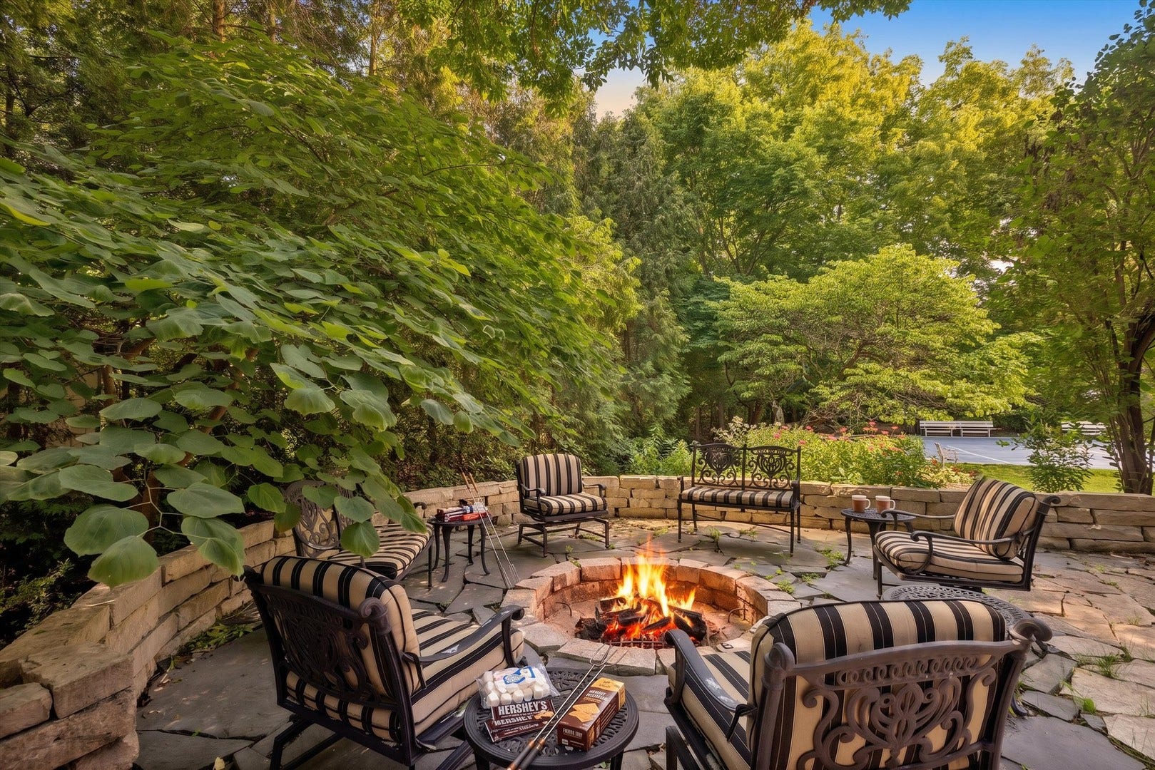 636 N Dunton Avenue, Arlington Heights, IL 60004 636 N Dunton Avenue, Arlington Heights, IL 60004