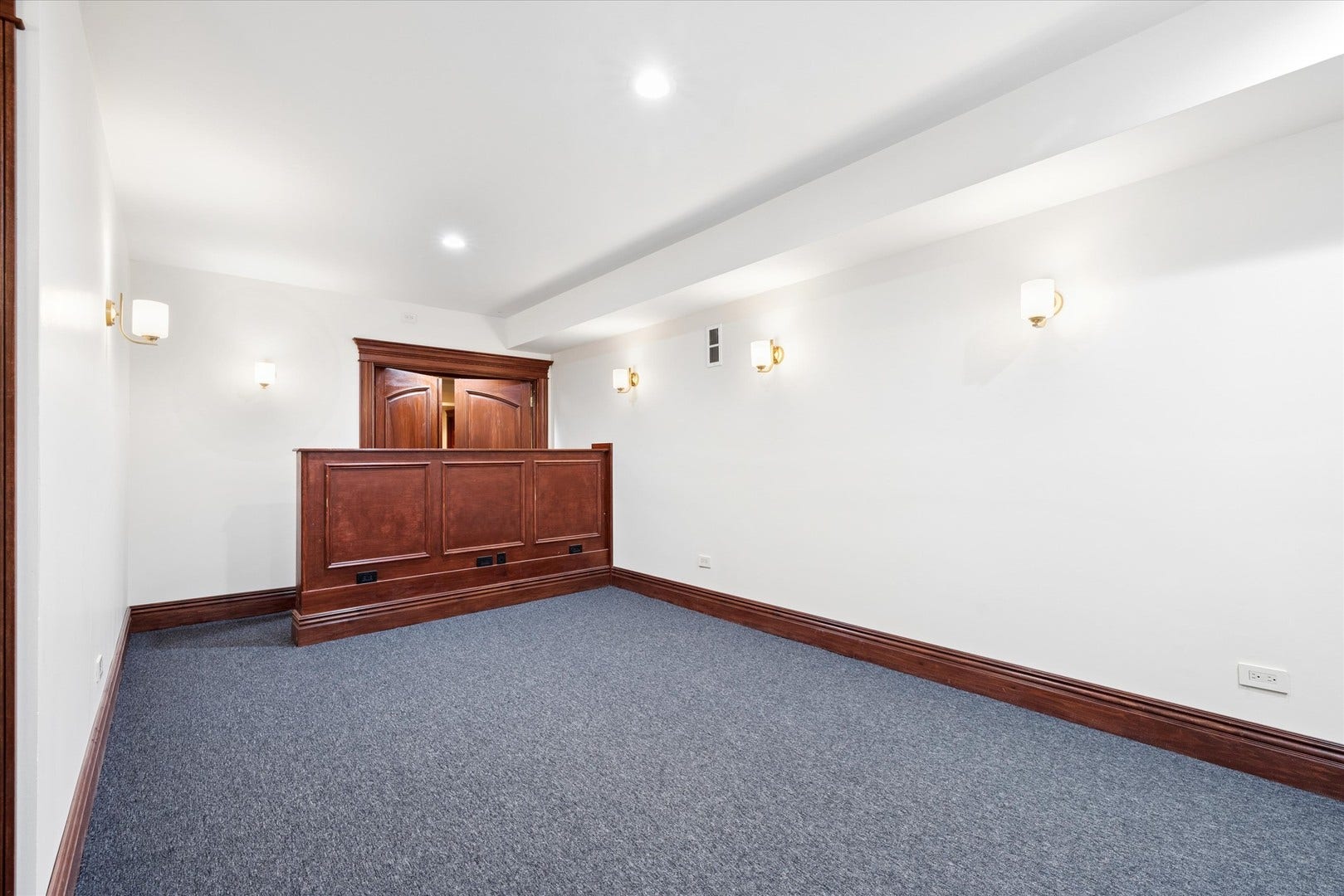 636 N Dunton Avenue, Arlington Heights, IL 60004 636 N Dunton Avenue, Arlington Heights, IL 60004