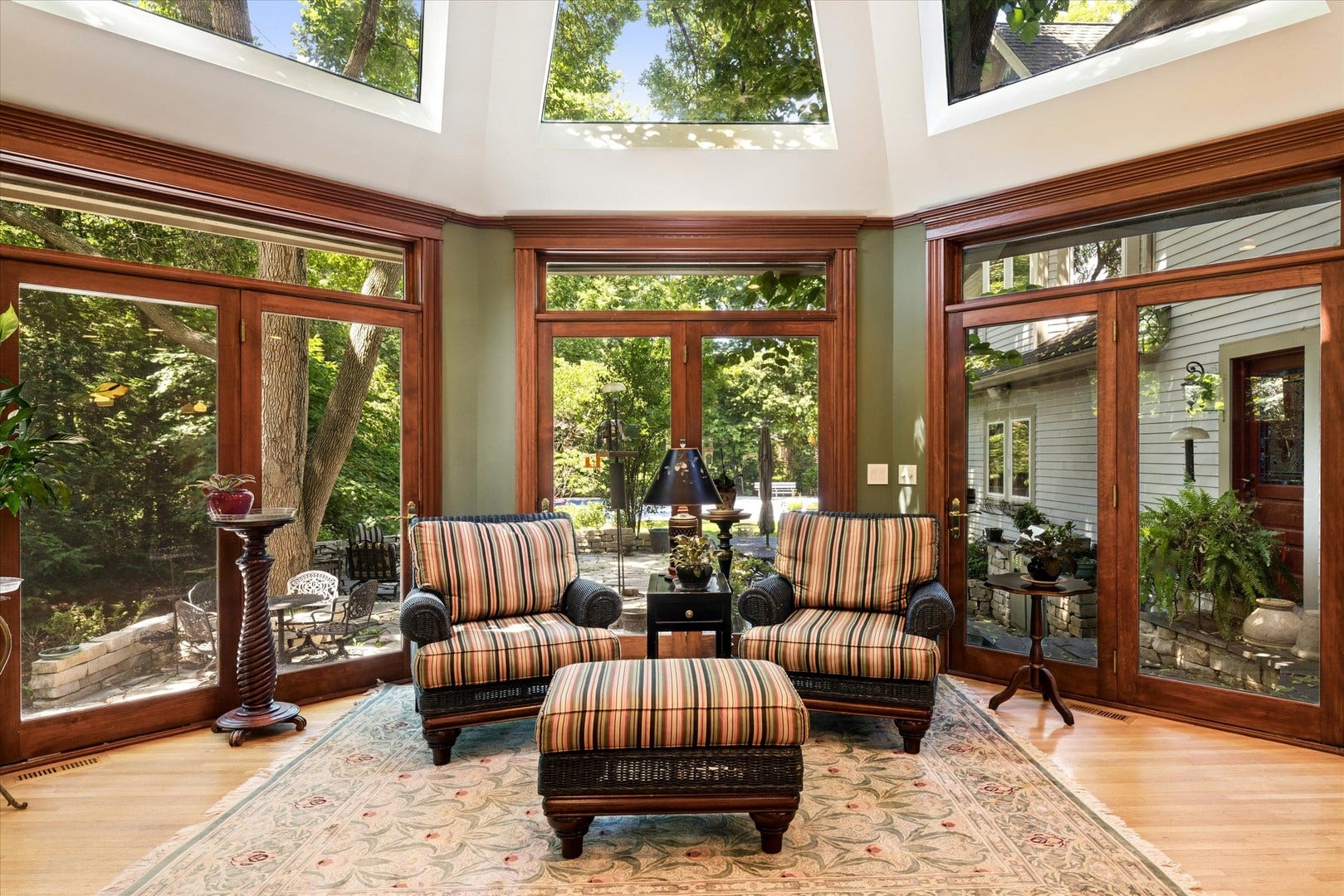 636 N Dunton Avenue, Arlington Heights, IL 60004 636 N Dunton Avenue, Arlington Heights, IL 60004