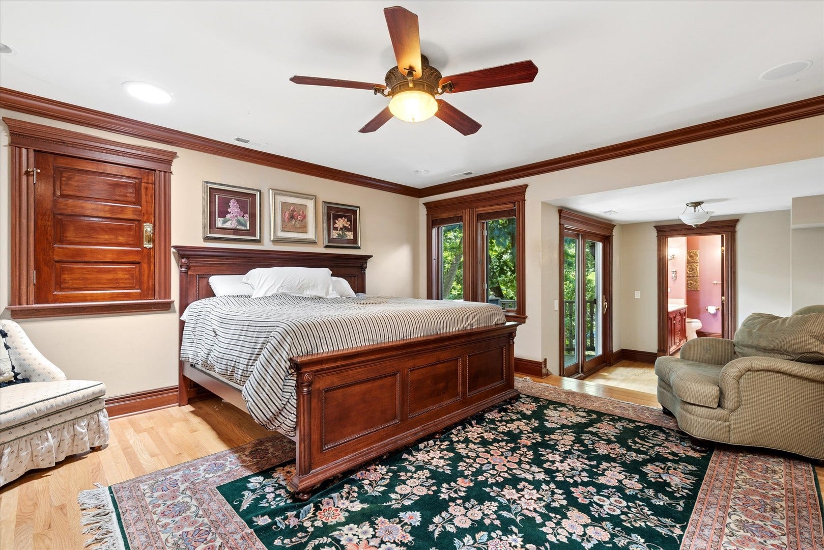 636 N Dunton Avenue, Arlington Heights, IL 60004 636 N Dunton Avenue, Arlington Heights, IL 60004