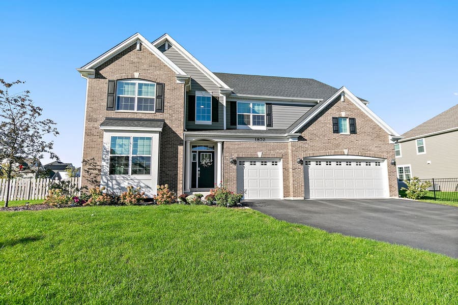 Property photo for 1870 Chandolin Lane, Elgin, IL