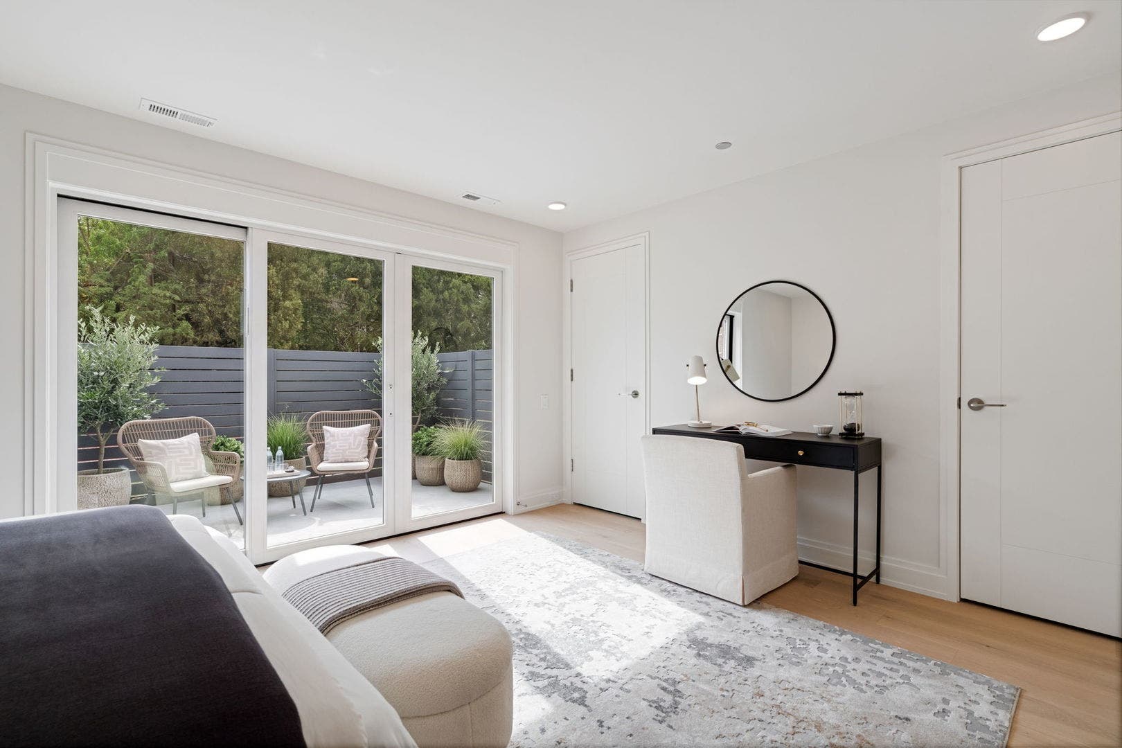 2329 N Cambridge Avenue, #C, Chicago, IL 60614 2329 N Cambridge Avenue, #C, Chicago, IL 60614