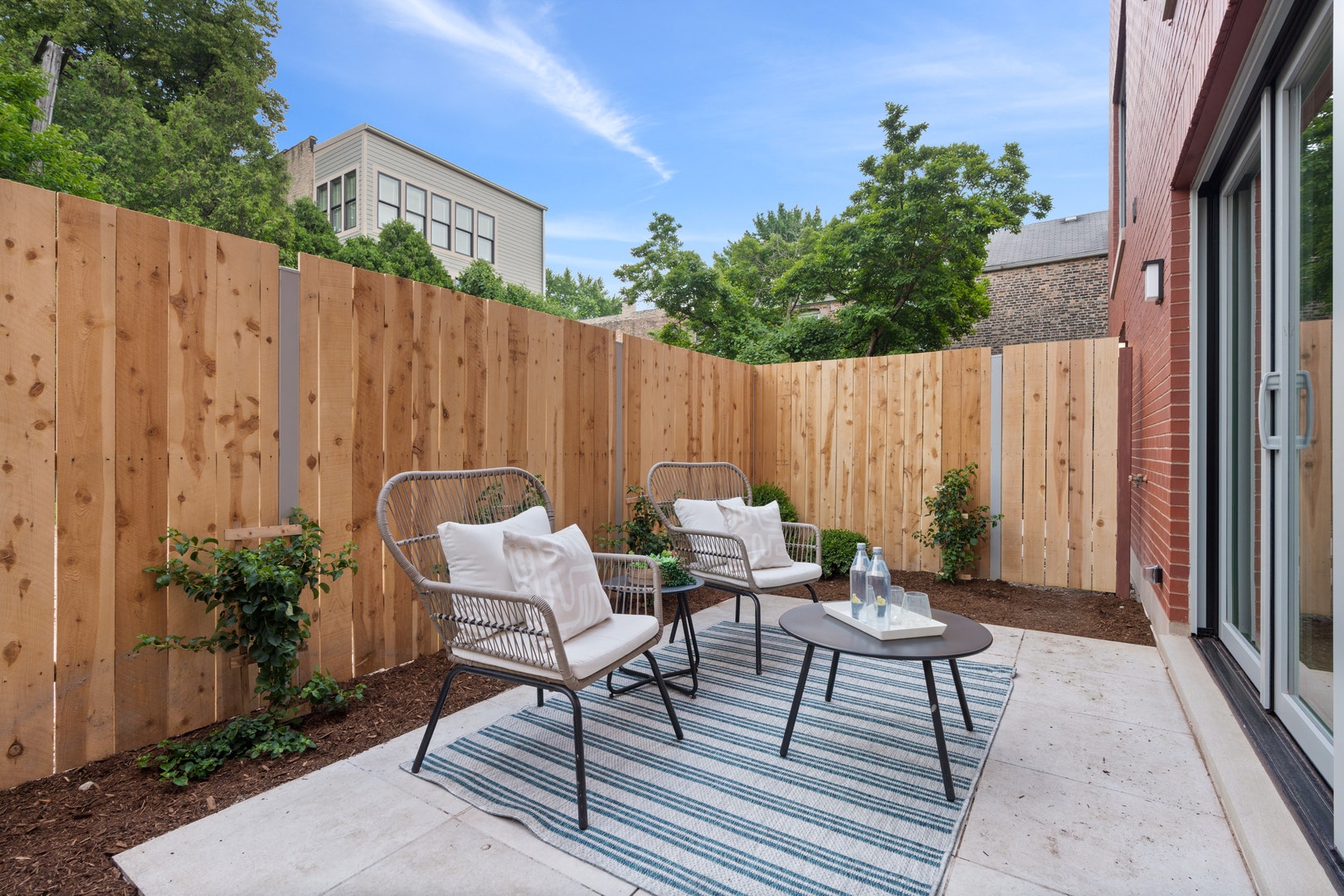 2329 N Cambridge Avenue, #C, Chicago, IL 60614 2329 N Cambridge Avenue, #C, Chicago, IL 60614