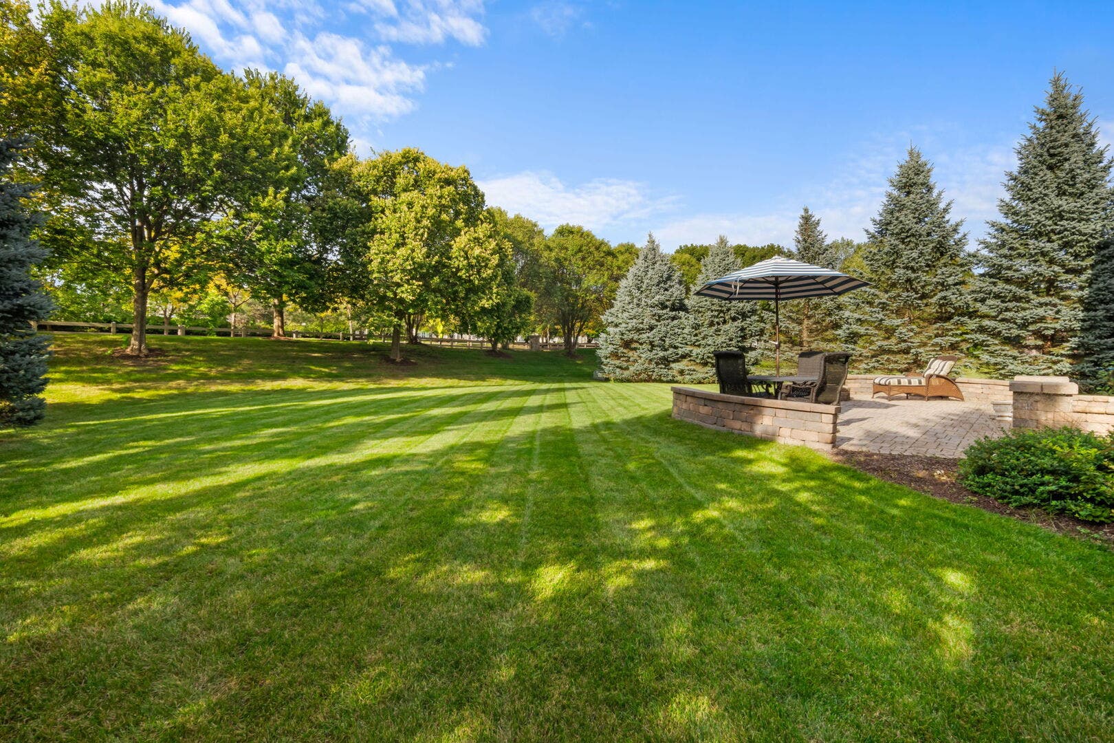 308 Comstock Drive, Elgin, IL 60124 308 Comstock Drive, Elgin, IL 60124