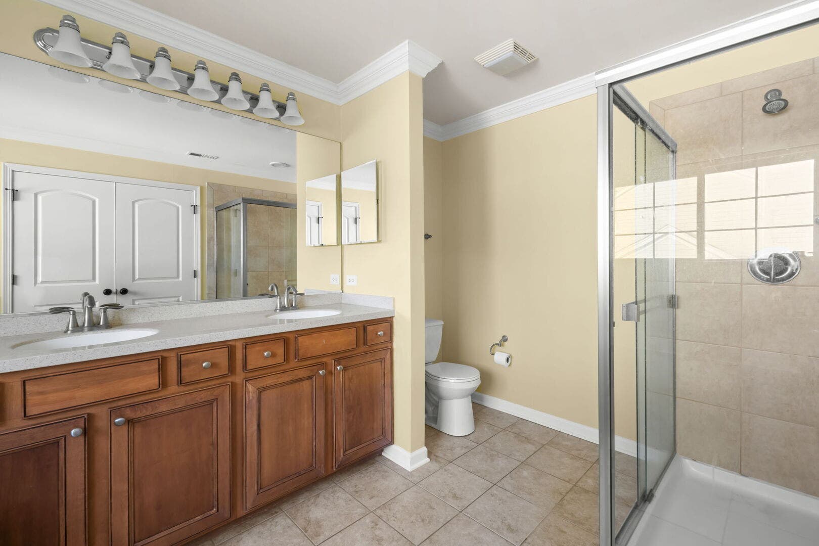308 Comstock Drive, Elgin, IL 60124 308 Comstock Drive, Elgin, IL 60124
