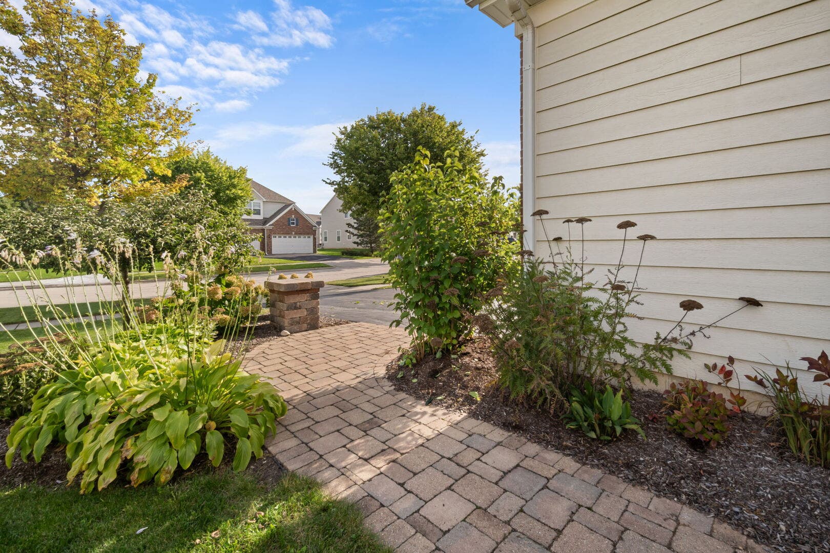 308 Comstock Drive, Elgin, IL 60124 308 Comstock Drive, Elgin, IL 60124