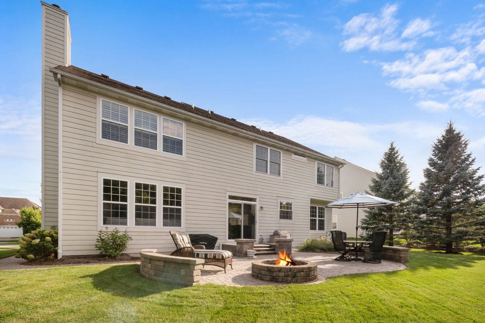 308 Comstock Drive, Elgin, IL 60124 308 Comstock Drive, Elgin, IL 60124