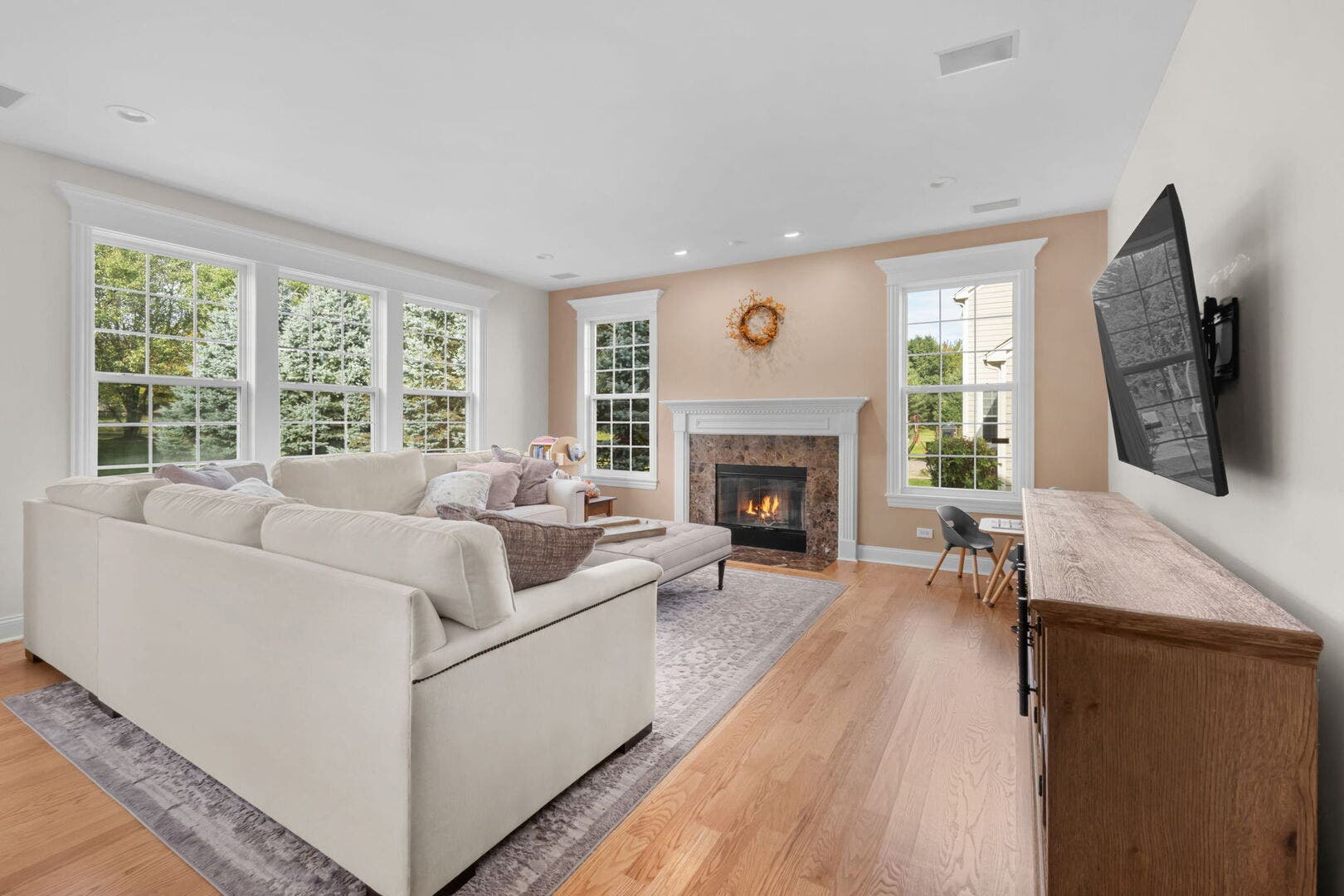 308 Comstock Drive, Elgin, IL 60124 308 Comstock Drive, Elgin, IL 60124