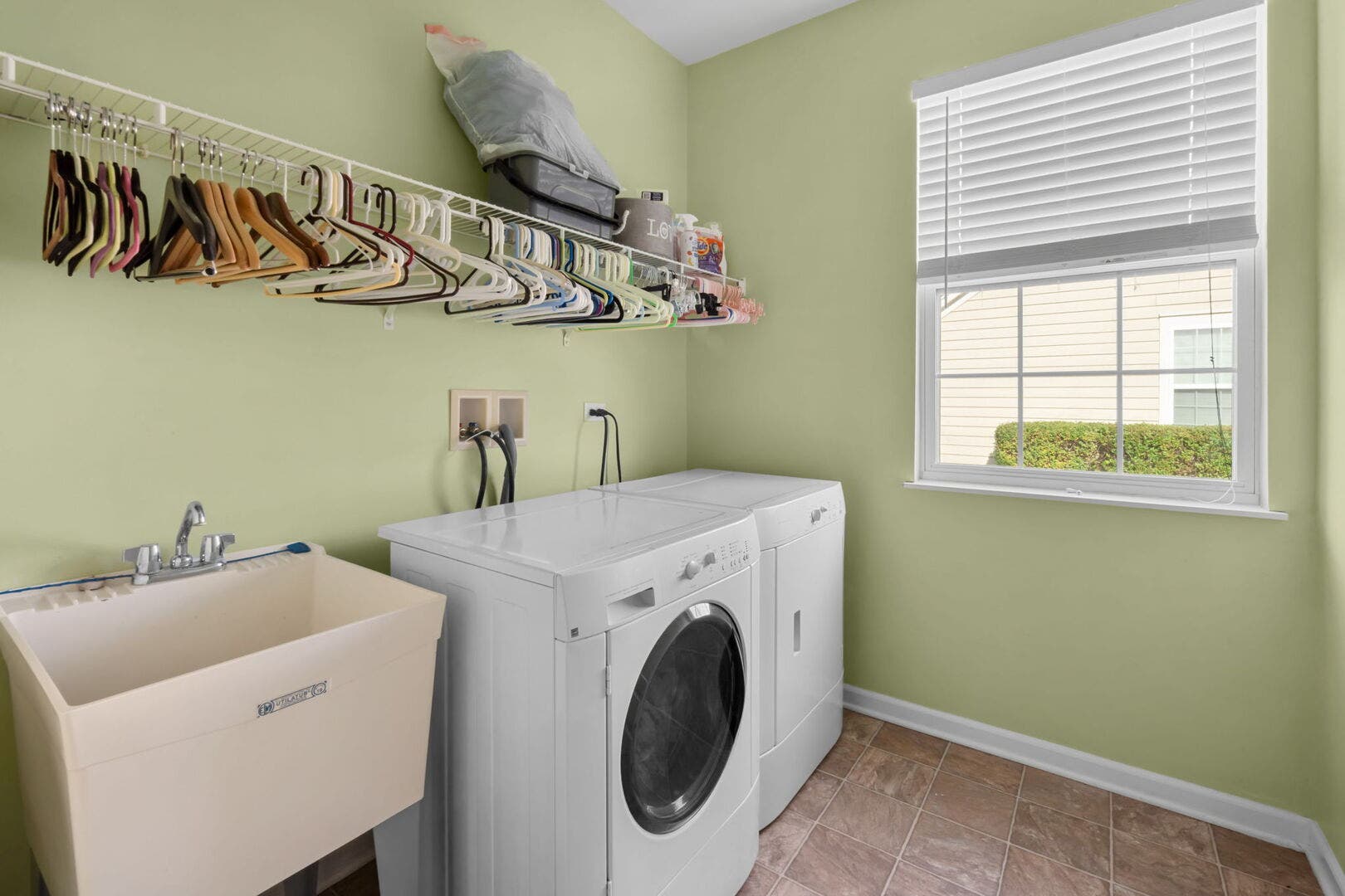 308 Comstock Drive, Elgin, IL 60124 308 Comstock Drive, Elgin, IL 60124