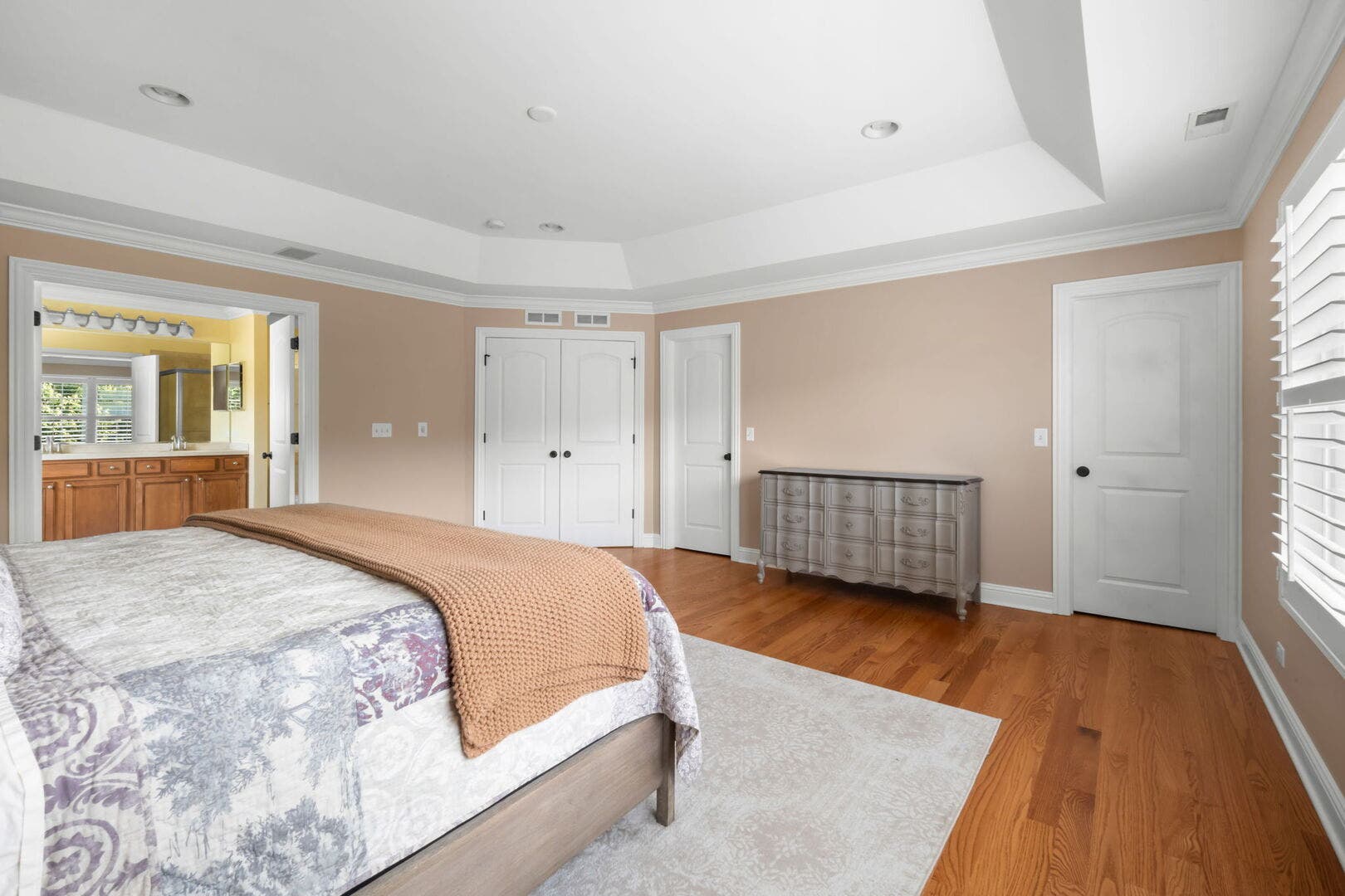 308 Comstock Drive, Elgin, IL 60124 308 Comstock Drive, Elgin, IL 60124