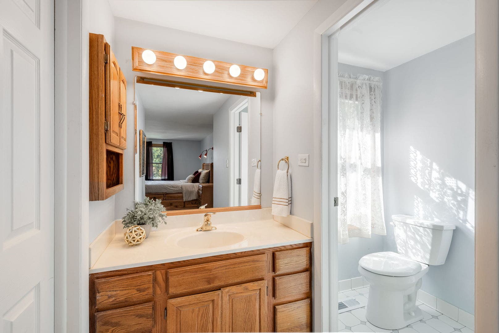 1717 Victoria Road, Mundelein, IL 60060 1717 Victoria Road, Mundelein, IL 60060
