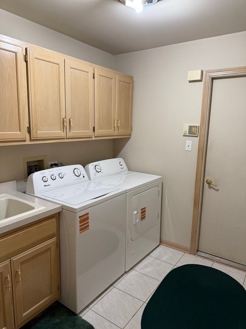 8821 Bluebird Drive, Tinley Park, IL 60487 8821 Bluebird Drive, Tinley Park, IL 60487