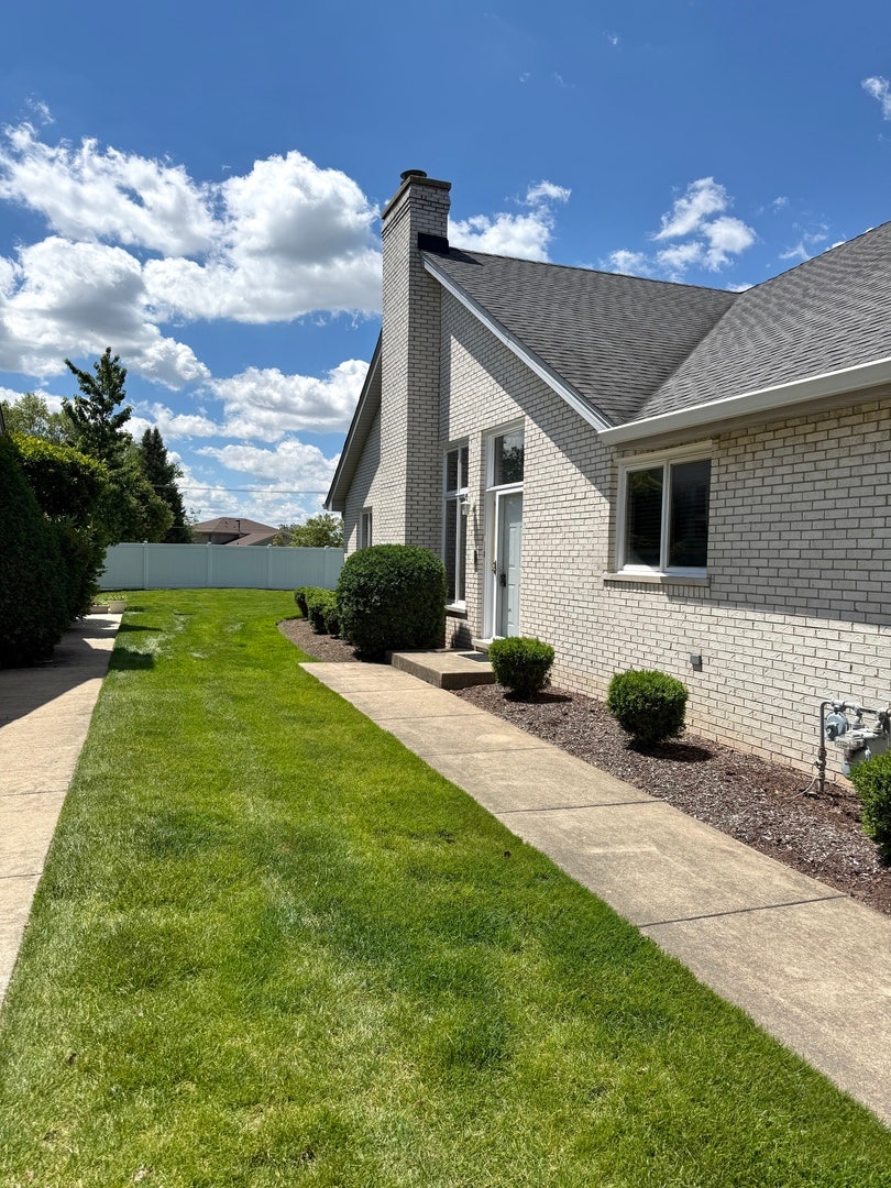 8821 Bluebird Drive, Tinley Park, IL 60487 8821 Bluebird Drive, Tinley Park, IL 60487