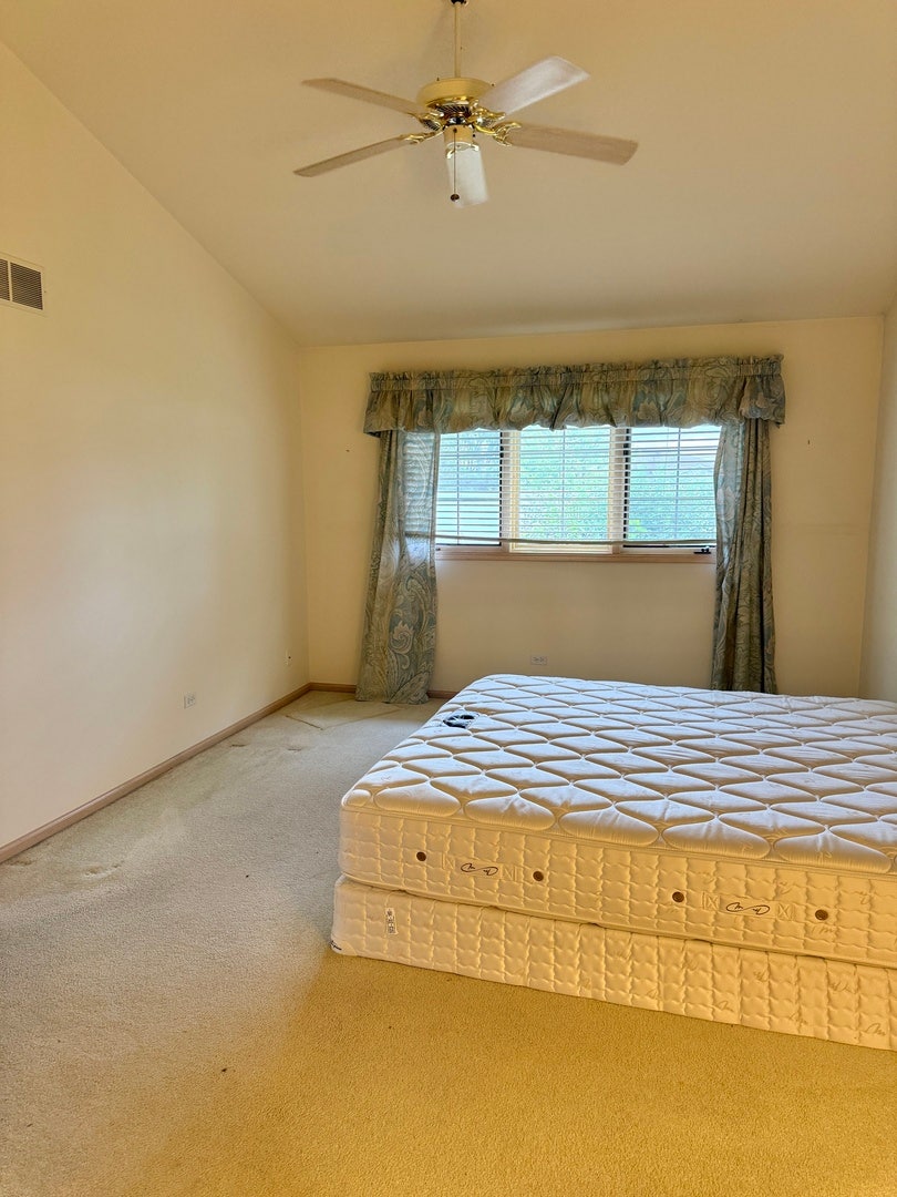 8821 Bluebird Drive, Tinley Park, IL 60487 8821 Bluebird Drive, Tinley Park, IL 60487