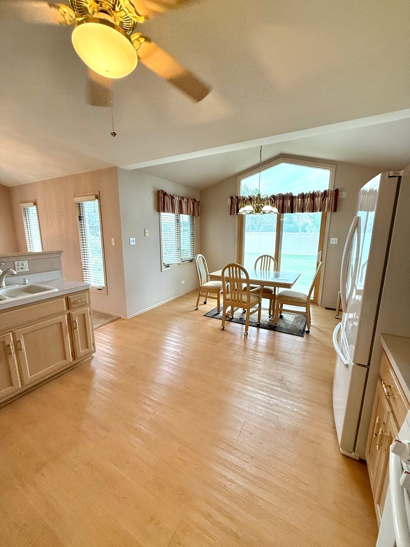 8821 Bluebird Drive, Tinley Park, IL 60487 8821 Bluebird Drive, Tinley Park, IL 60487
