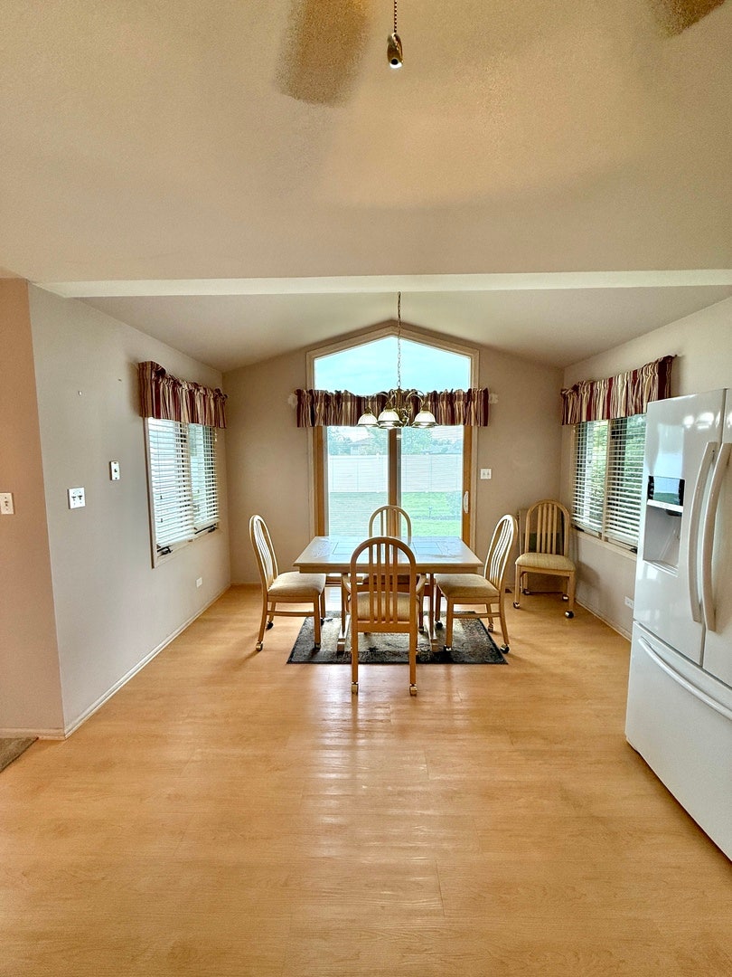 8821 Bluebird Drive, Tinley Park, IL 60487 8821 Bluebird Drive, Tinley Park, IL 60487