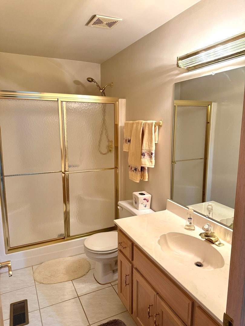 8821 Bluebird Drive, Tinley Park, IL 60487 8821 Bluebird Drive, Tinley Park, IL 60487