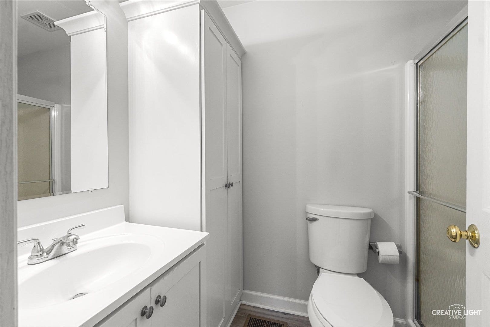 52 Blackberry Trail, Aurora, IL 60506 1st Floor bedroom has private full bath