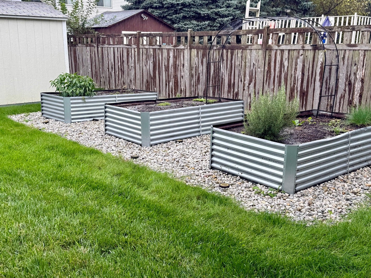 52 Blackberry Trail, Aurora, IL 60506 Raised planting beds