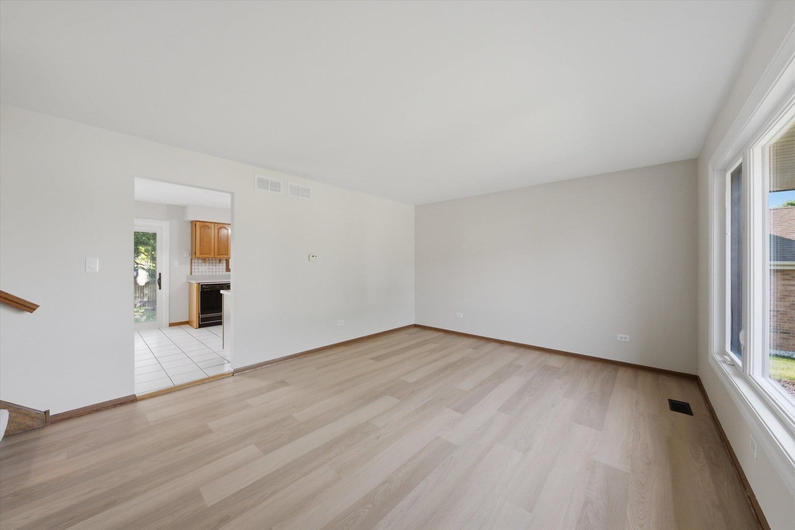 10S221 Suffield Drive, Downers Grove, IL 60516 10S221 Suffield Drive, Downers Grove, IL 60516