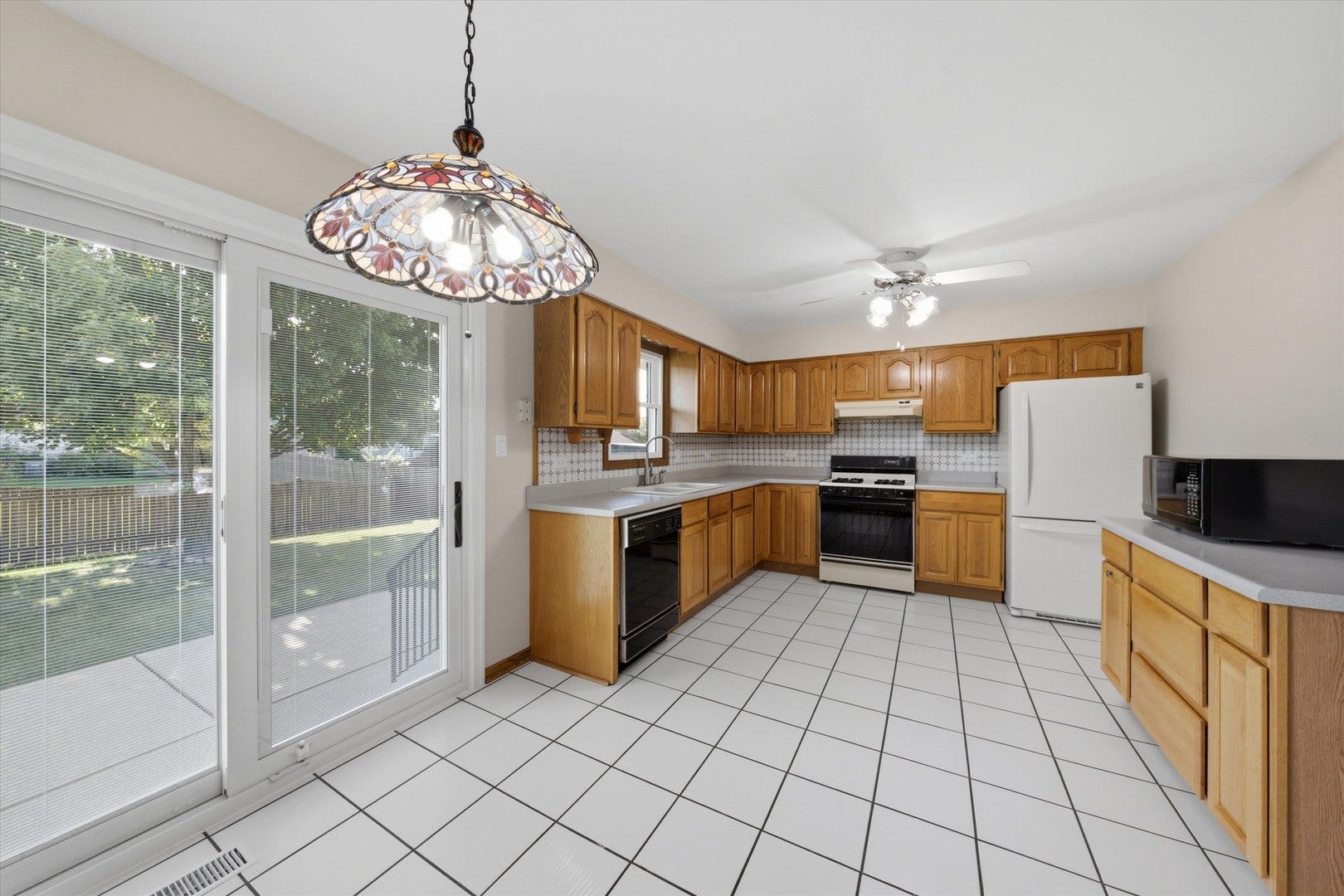 10S221 Suffield Drive, Downers Grove, IL 60516 10S221 Suffield Drive, Downers Grove, IL 60516