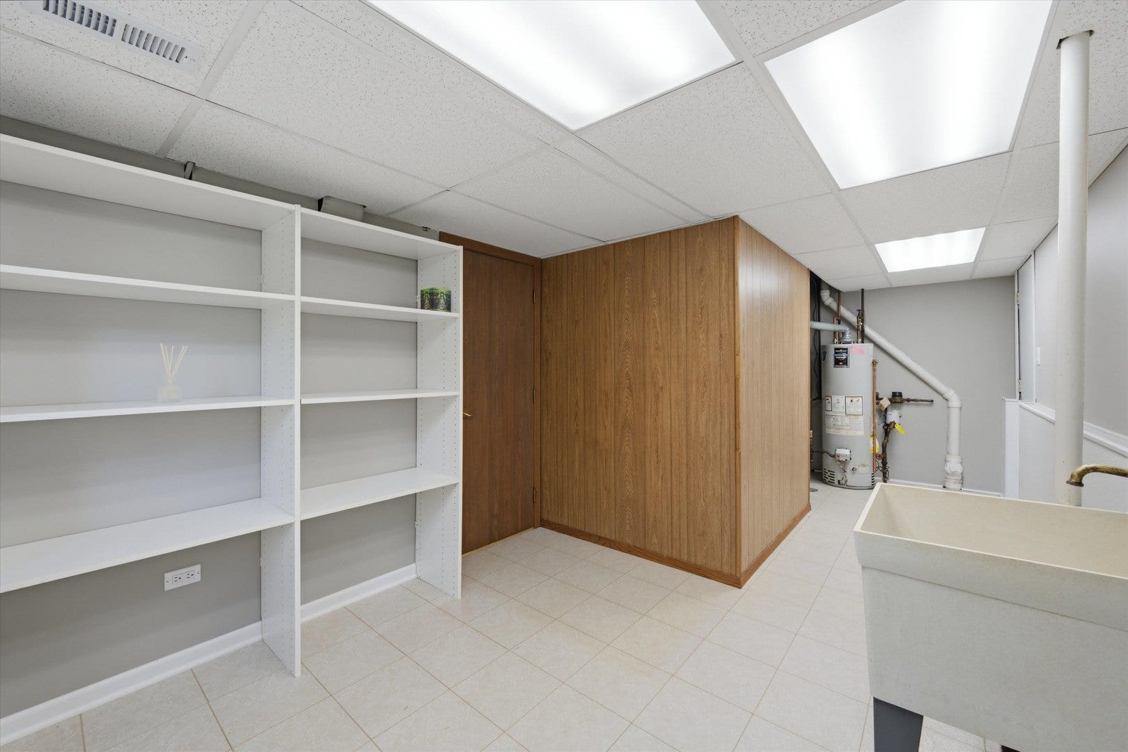 10S221 Suffield Drive, Downers Grove, IL 60516 10S221 Suffield Drive, Downers Grove, IL 60516