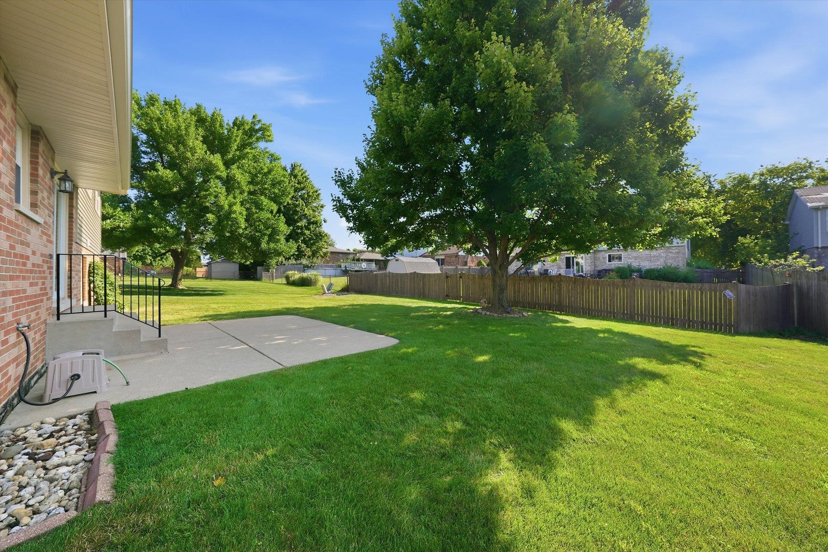 10S221 Suffield Drive, Downers Grove, IL 60516 10S221 Suffield Drive, Downers Grove, IL 60516