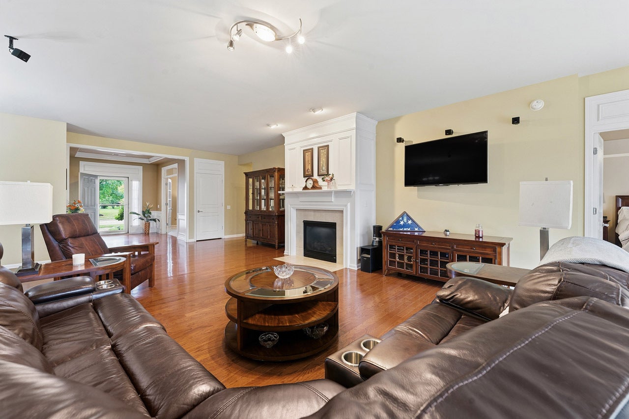 609 Tuscan View, Elgin, IL 60124 609 Tuscan View, Elgin, IL 60124