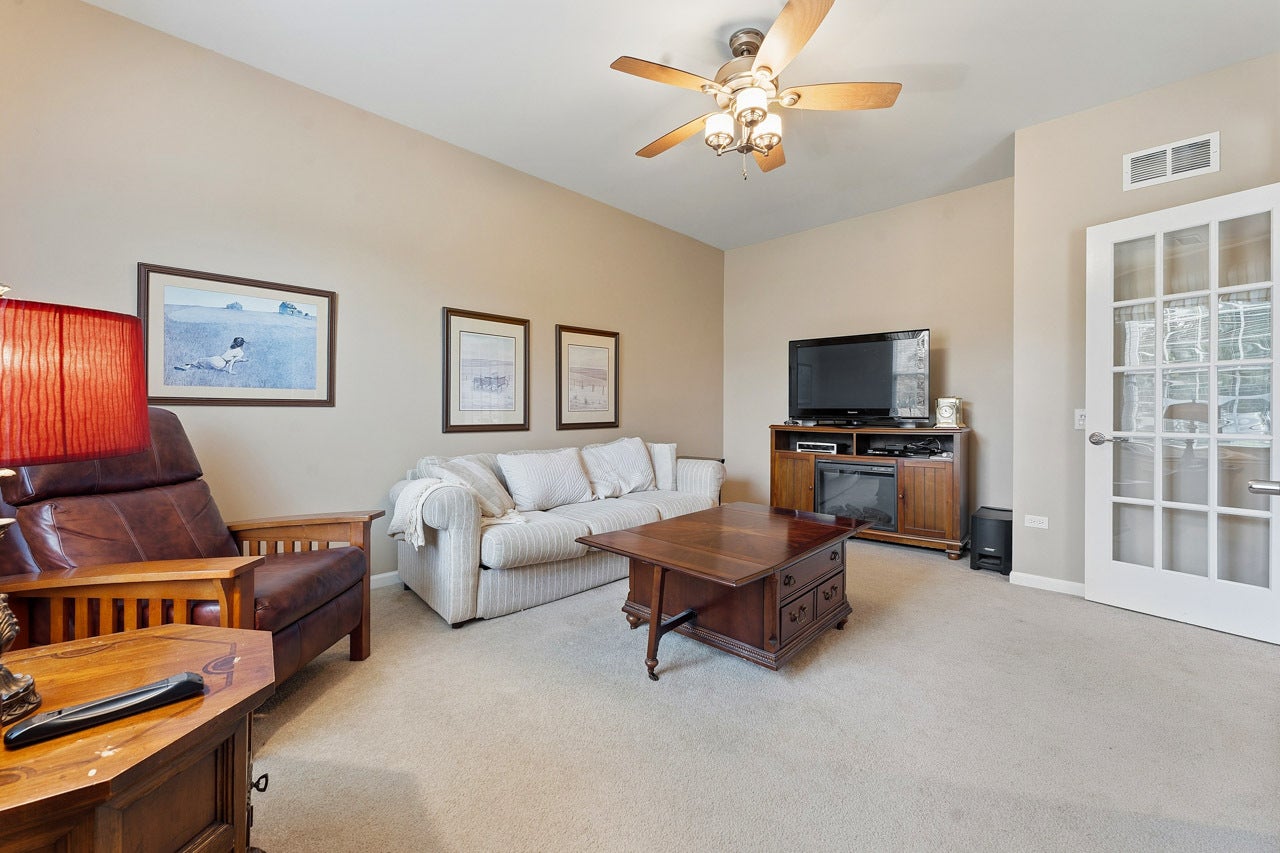 609 Tuscan View, Elgin, IL 60124 609 Tuscan View, Elgin, IL 60124