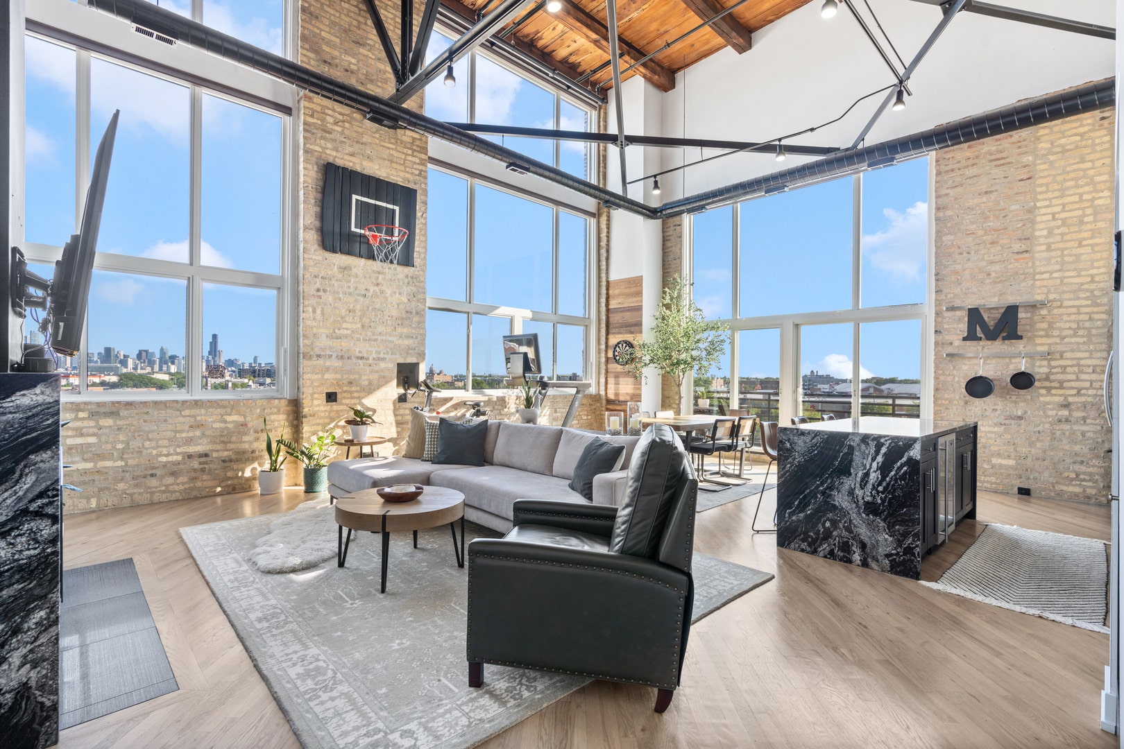2614 N Clybourn Avenue, #401, Chicago, IL 60614 2614 N Clybourn Avenue, #401, Chicago, IL 60614