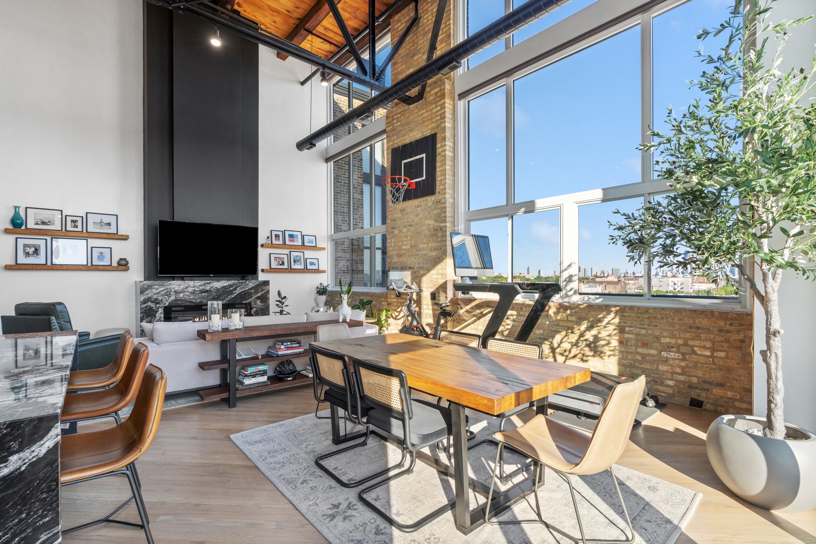 2614 N Clybourn Avenue, #401, Chicago, IL 60614 2614 N Clybourn Avenue, #401, Chicago, IL 60614