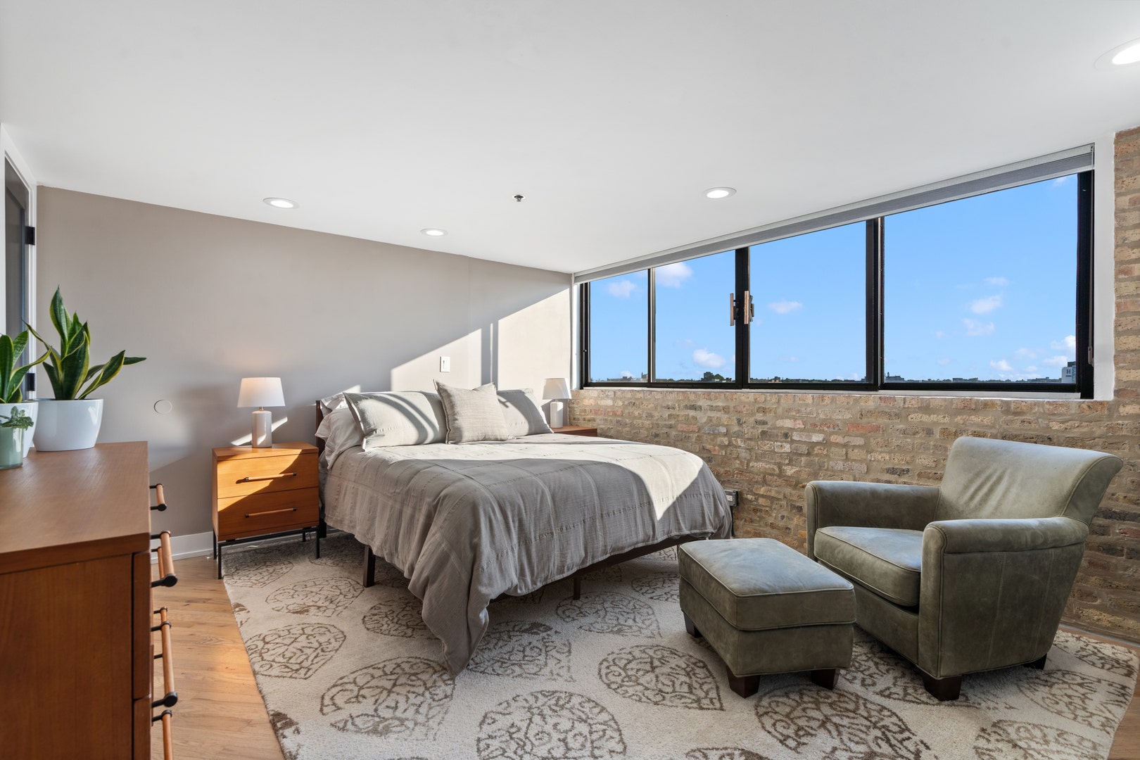 2614 N Clybourn Avenue, #401, Chicago, IL 60614 2614 N Clybourn Avenue, #401, Chicago, IL 60614