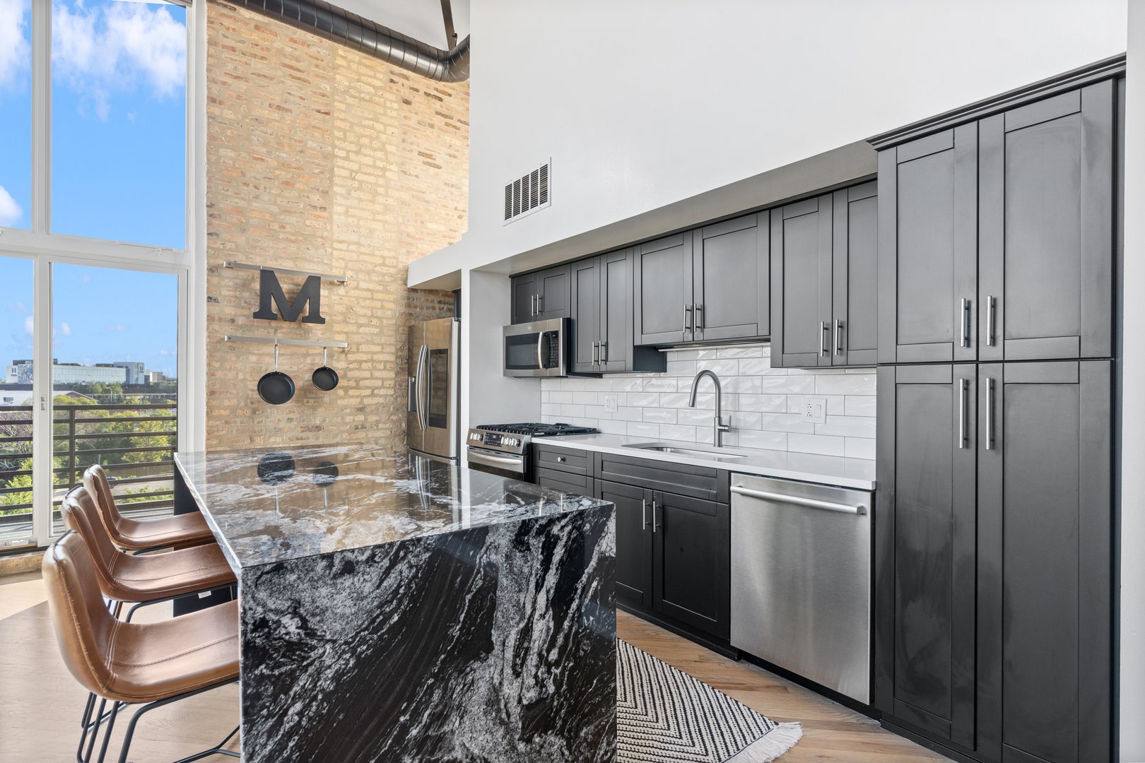 2614 N Clybourn Avenue, #401, Chicago, IL 60614 2614 N Clybourn Avenue, #401, Chicago, IL 60614