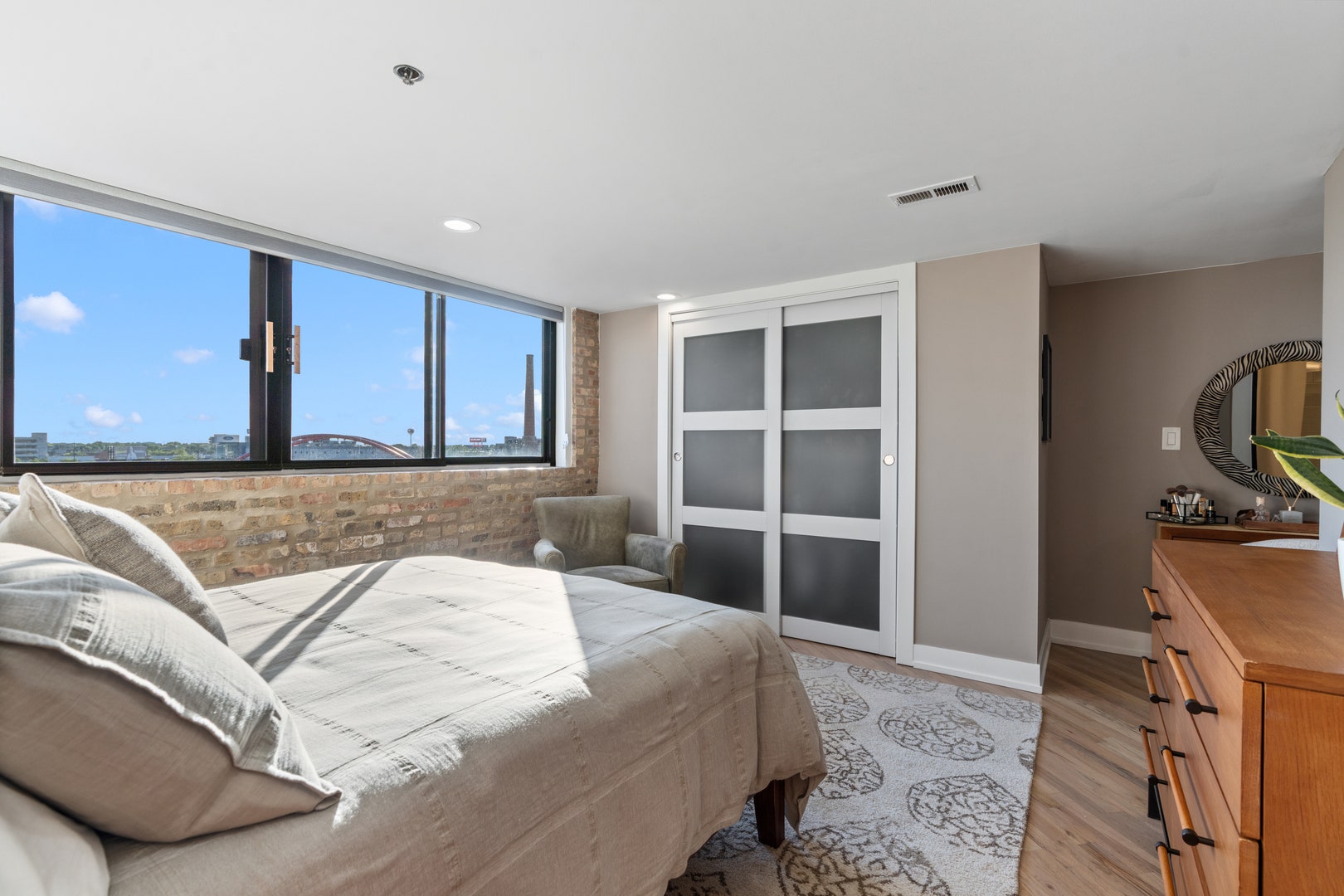 2614 N Clybourn Avenue, #401, Chicago, IL 60614 2614 N Clybourn Avenue, #401, Chicago, IL 60614
