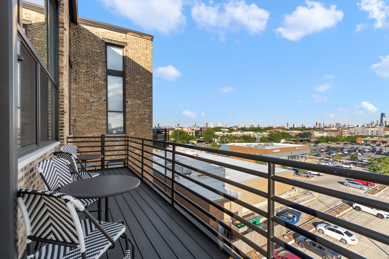 2614 N Clybourn Avenue, #401, Chicago, IL 60614 2614 N Clybourn Avenue, #401, Chicago, IL 60614