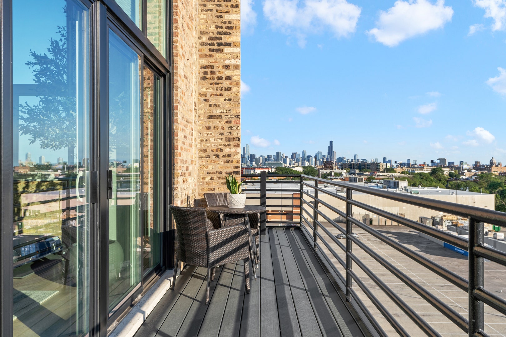 2614 N Clybourn Avenue, #401, Chicago, IL 60614 2614 N Clybourn Avenue, #401, Chicago, IL 60614