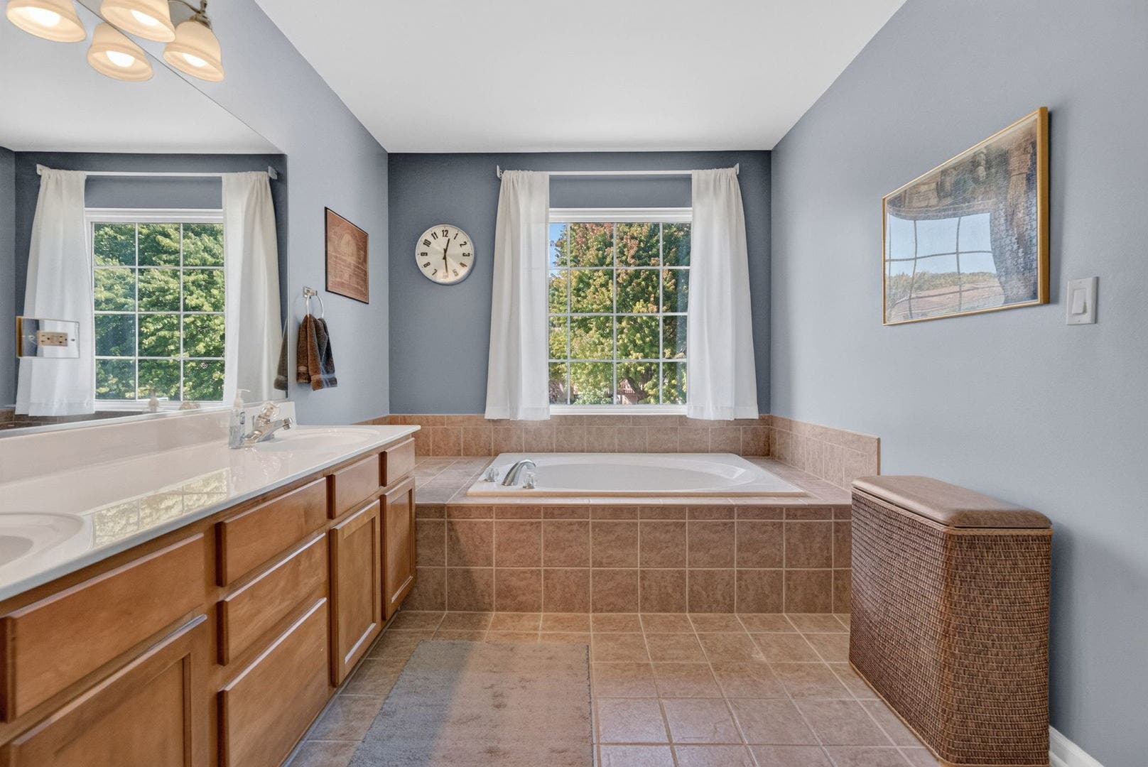 215 Edgewood Drive, Minooka, IL 60447
