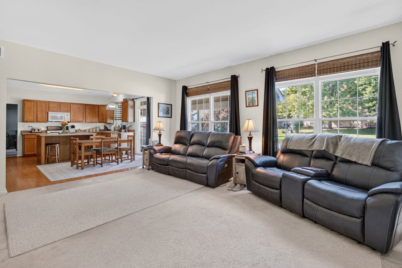 215 Edgewood Drive, Minooka, IL 60447