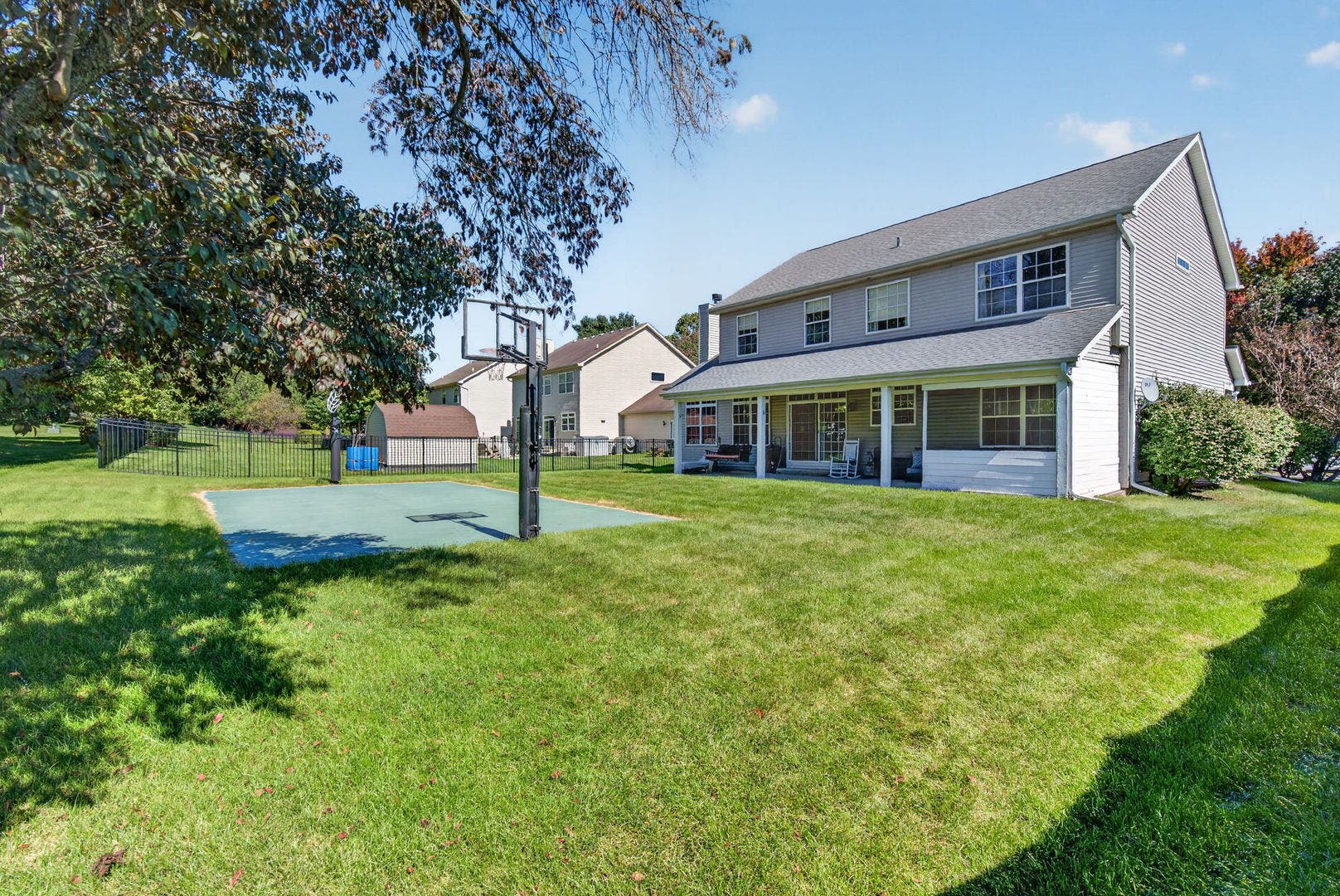 215 Edgewood Drive, Minooka, IL 60447