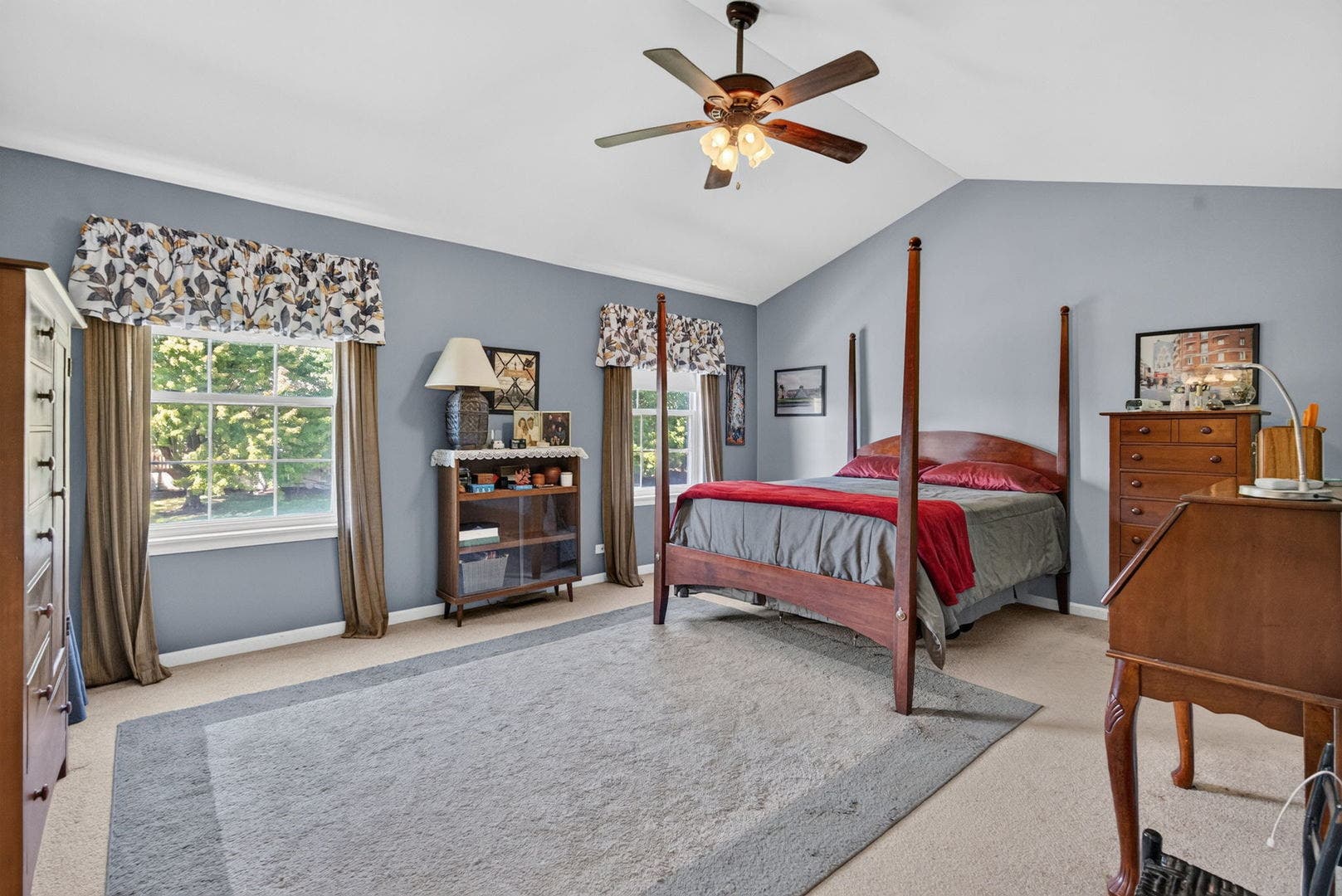 215 Edgewood Drive, Minooka, IL 60447